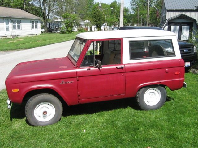 1975 Red Ford Bronco