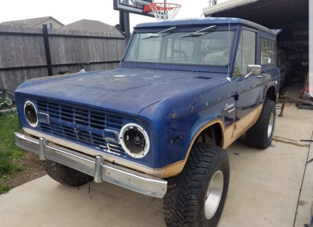 1975 Blue Ford Bronco
