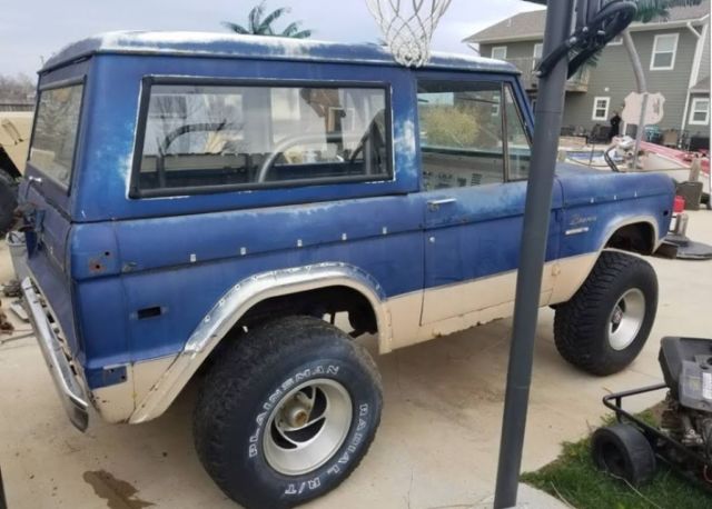 1975 Blue Ford Bronco