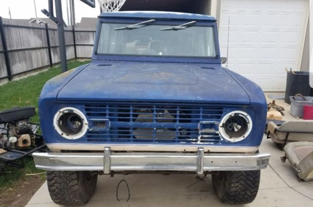1975 Blue Ford Bronco