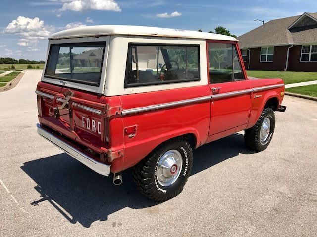 1975 Red Ford Bronco SUV
