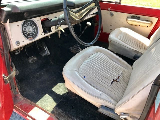 1975 Red Ford Bronco SUV