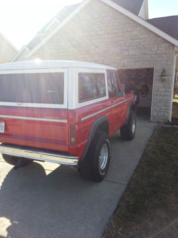 1975 Ford Bronco SUV