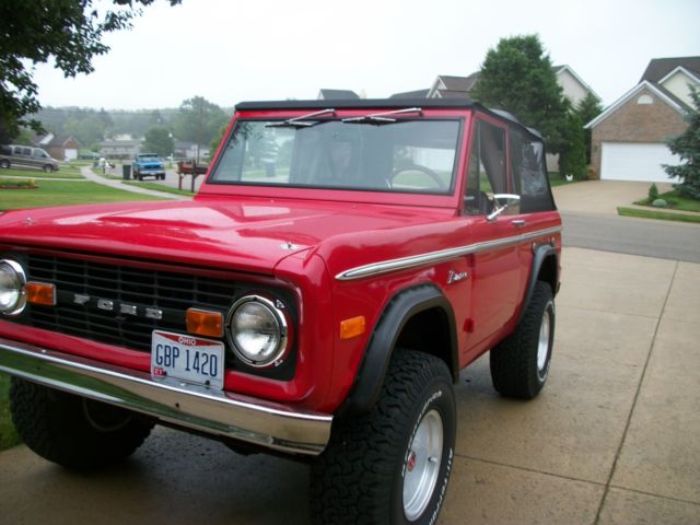 1975 Ford Bronco SUV