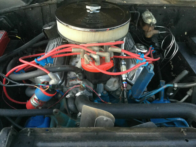 1975 White Ford Bronco SUV