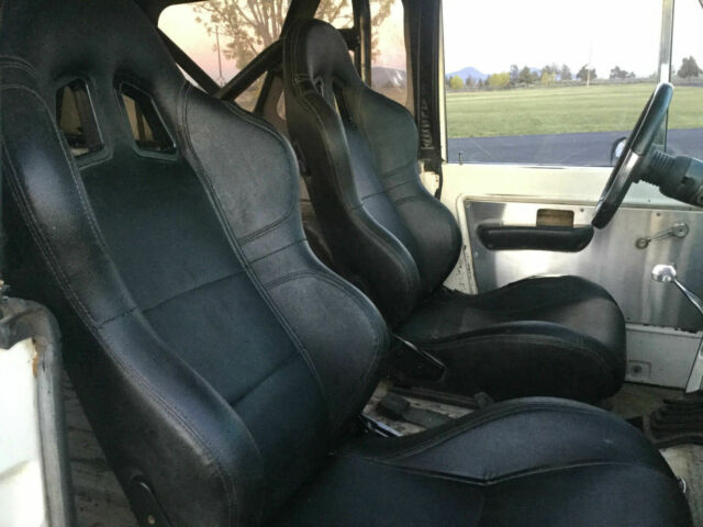 1975 White Ford Bronco SUV