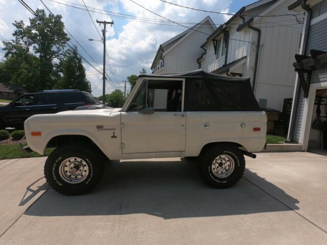 1975 White Ford Bronco SUV