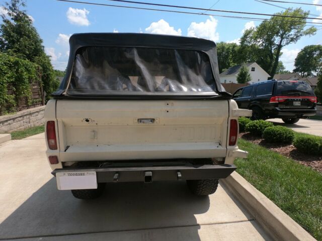 1975 White Ford Bronco SUV