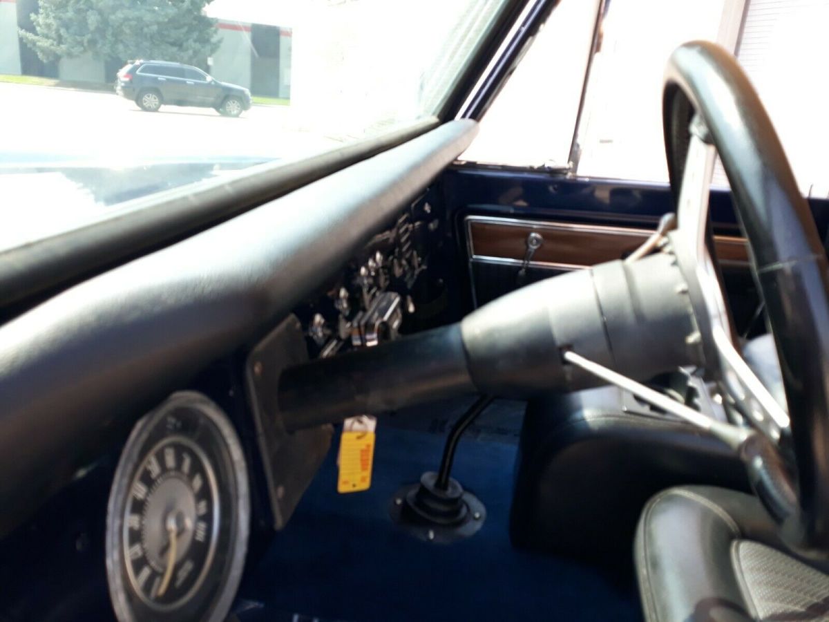 1975 Blue Ford Bronco SUV