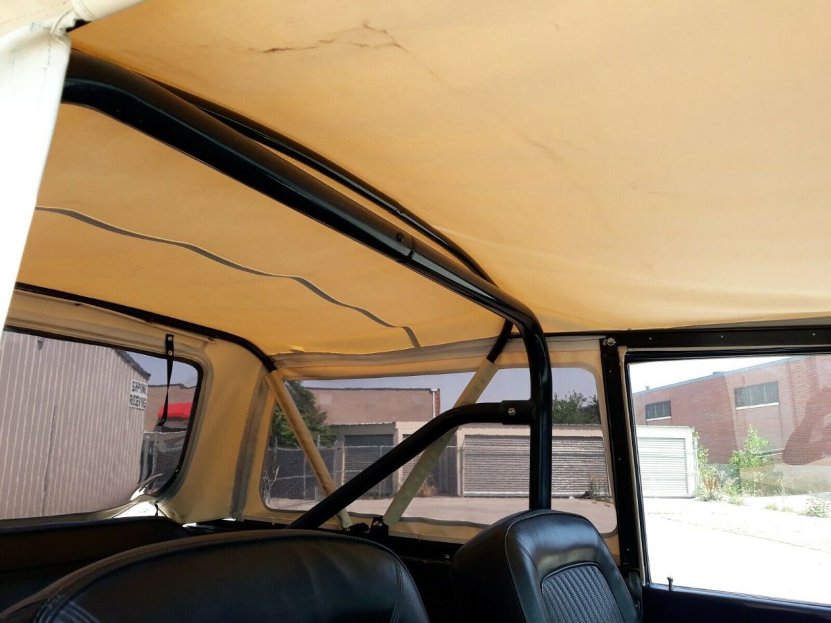 1975 Blue Ford Bronco SUV