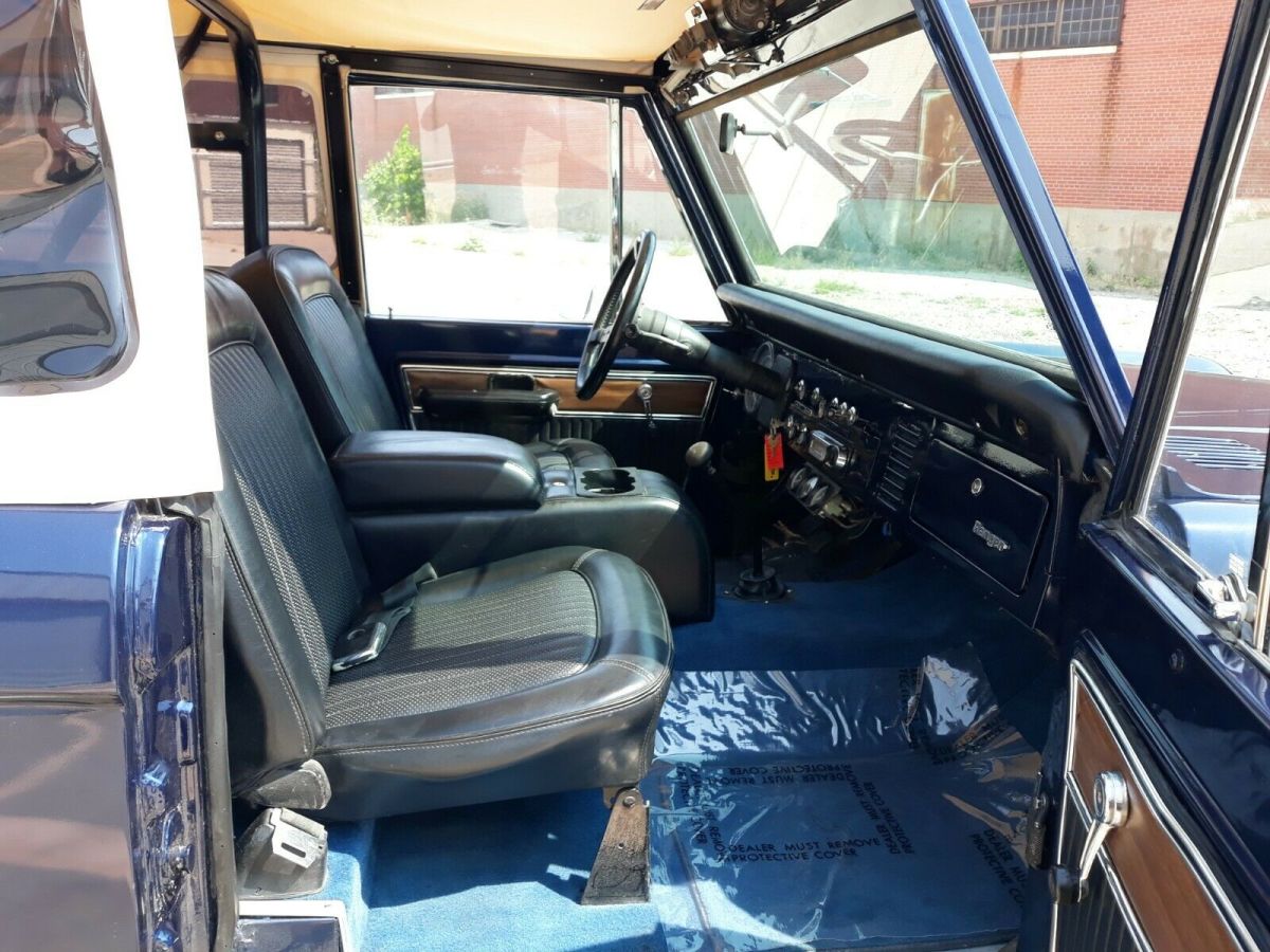 1975 Blue Ford Bronco SUV