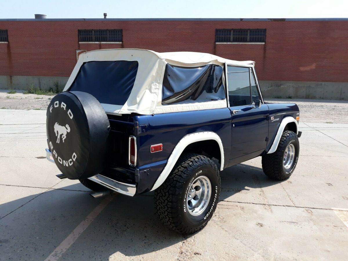 1975 Blue Ford Bronco SUV