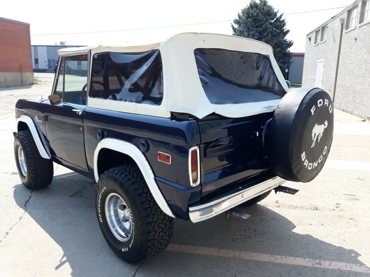 1975 Blue Ford Bronco SUV