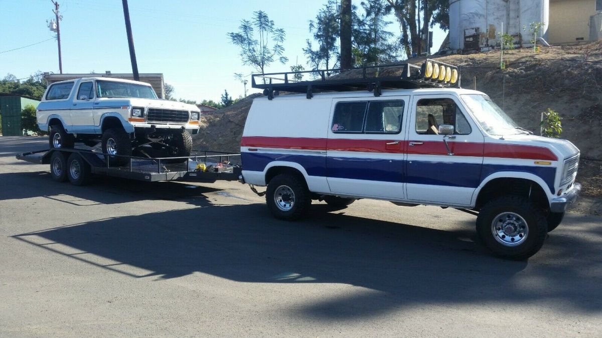 1975 White Ford E-Series Van Extended Passenger Van