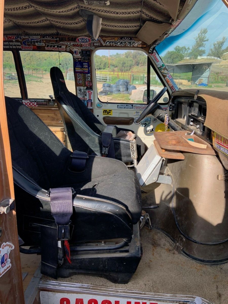 1975 White Ford E-Series Van Extended Passenger Van