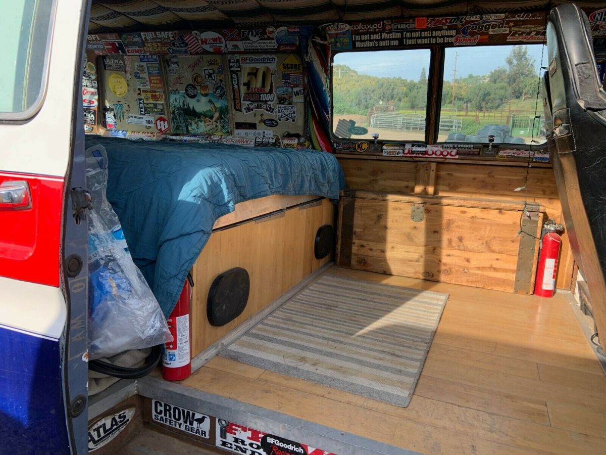 1975 White Ford E-Series Van Extended Passenger Van