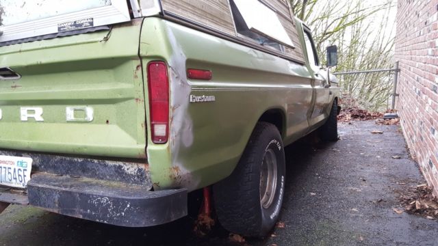 1975 Green Ford F-100 Standard Cab Pickup