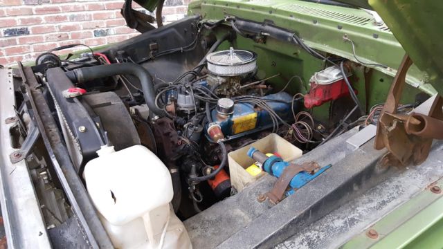 1975 Green Ford F-100 Standard Cab Pickup