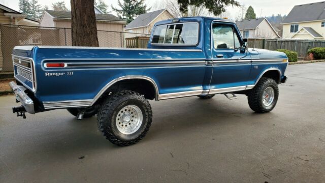 1975 Blue Ford F-100 Standard Cab Pickup