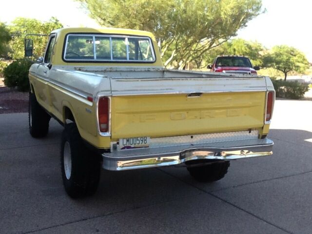 1975 Yellow Ford F-250