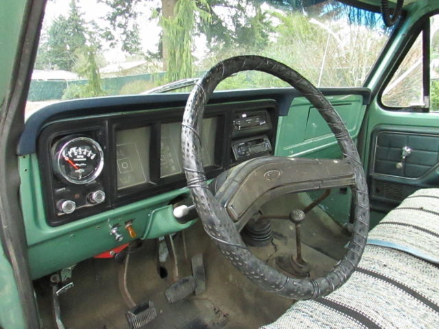 1975 Green Ford F-250 pick up