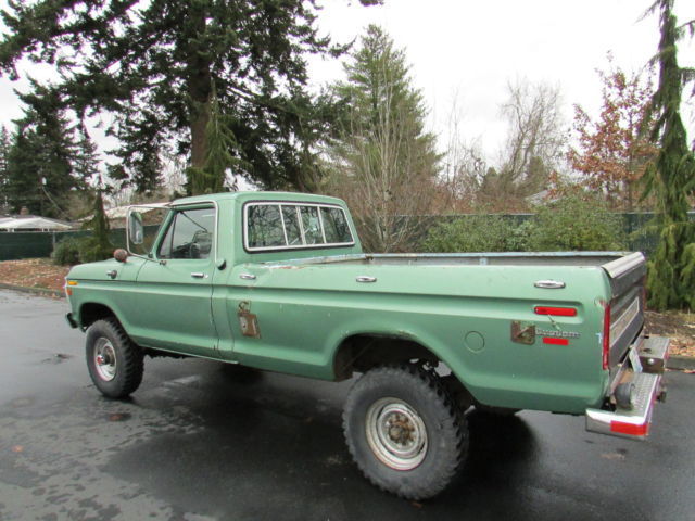 1975 Green Ford F-250 pick up