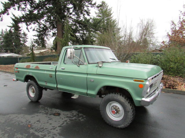 1975 Green Ford F-250 pick up