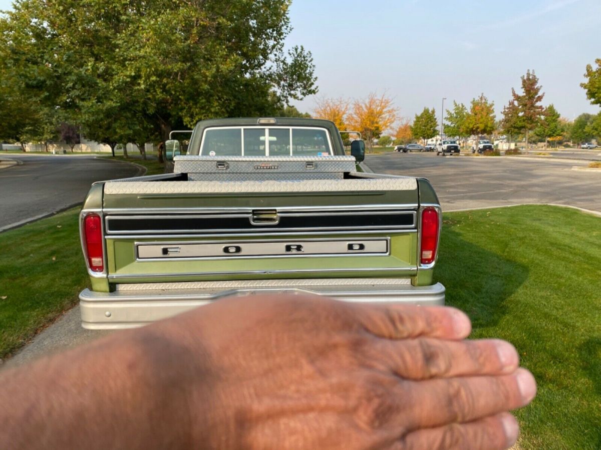 1975 Ford F-250
