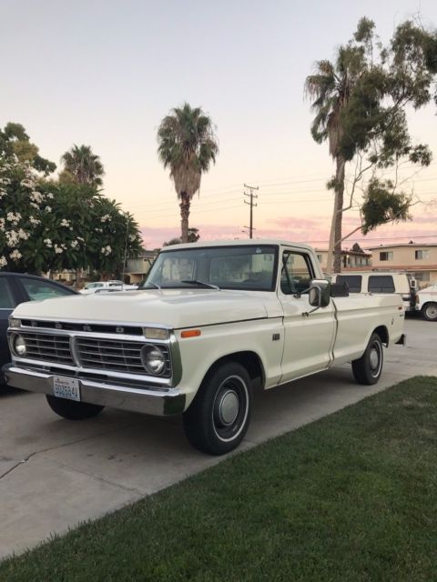 1975 White Ford F-100