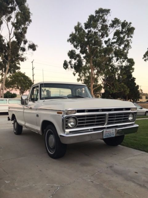 1975 White Ford F-100