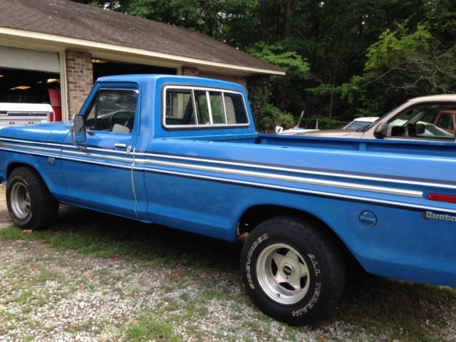 1975 Blue Ford F-100 Cab & Chassis