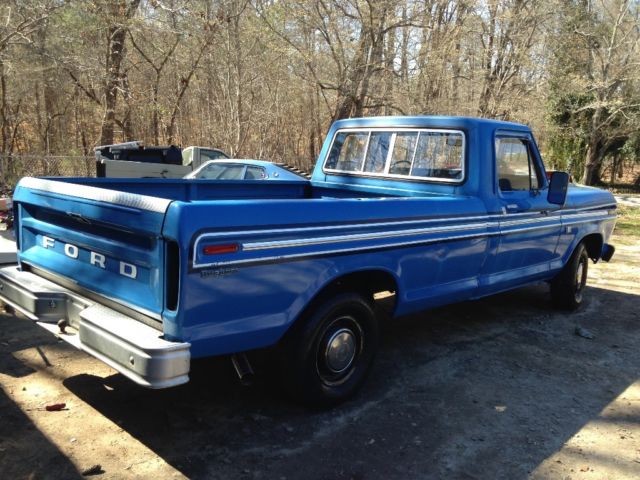 1975 Blue Ford F-100 Cab & Chassis