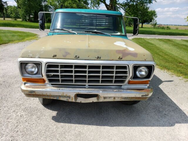 1975 Green Ford F-250