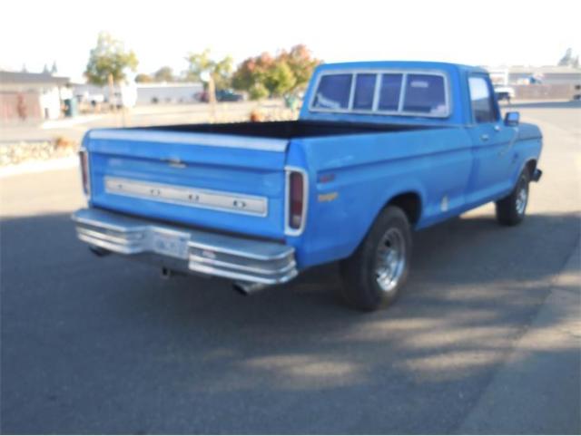 1975 Blue Ford F-250
