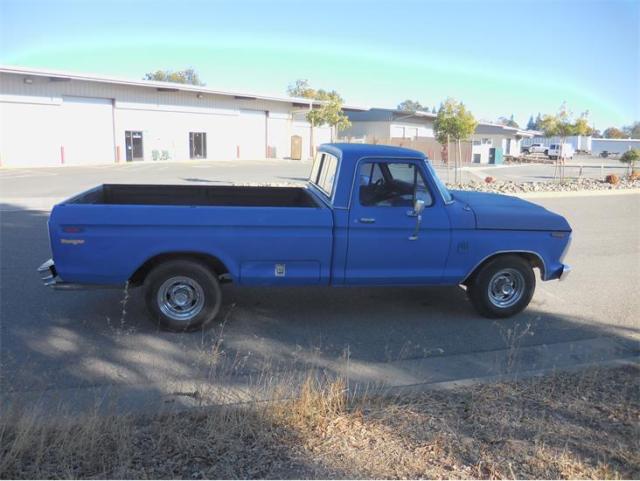 1975 Blue Ford F-250