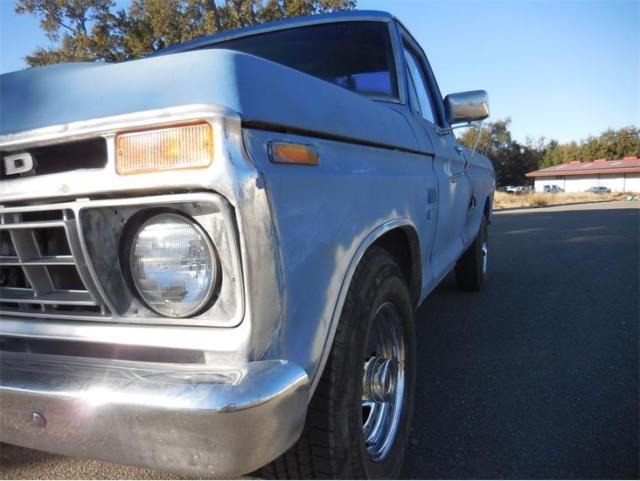 1975 Blue Ford F-250
