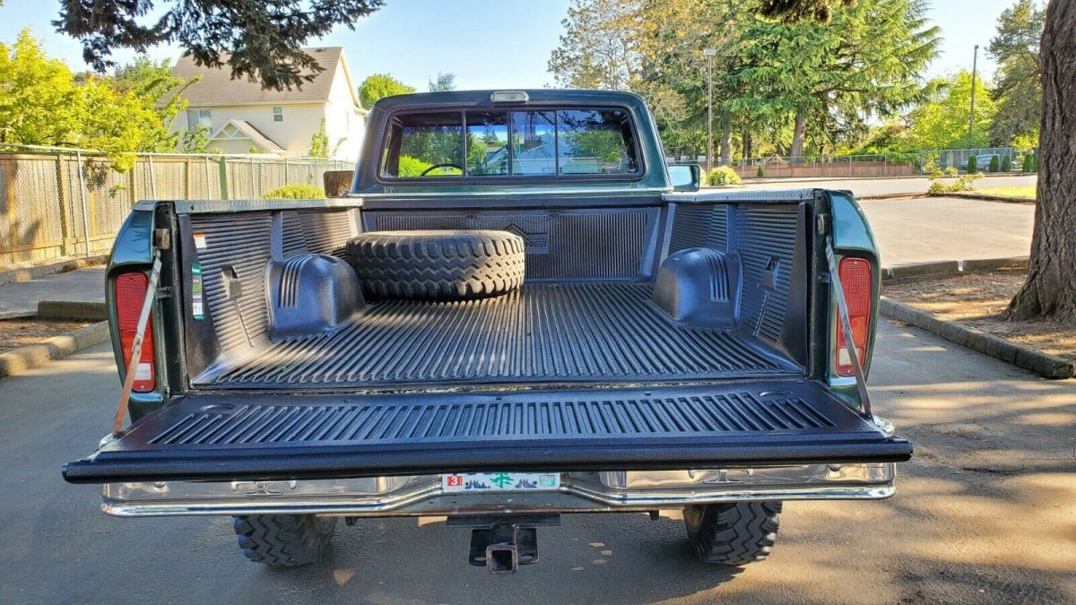 1975 Green Ford F-250 Standard Cab Pickup