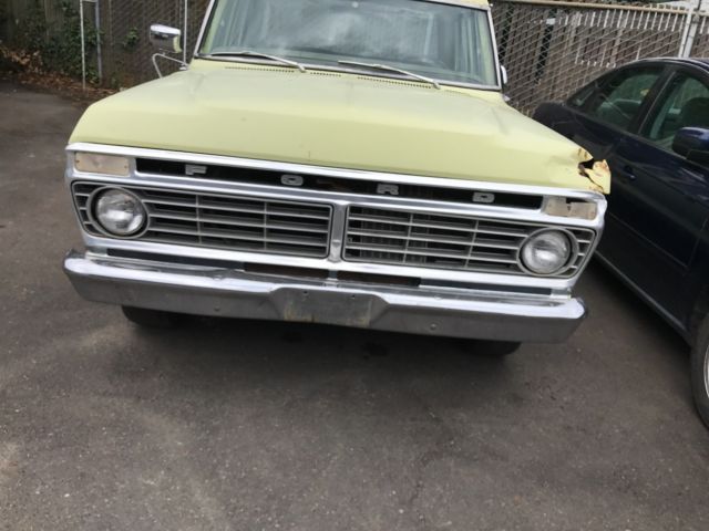 1975 Pea Green Ford F-250 Extended Cab Pickup