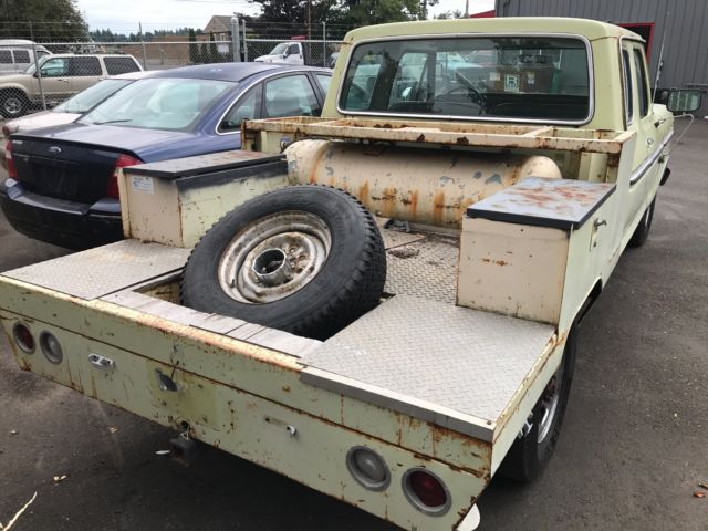 1975 Pea Green Ford F-250 Extended Cab Pickup