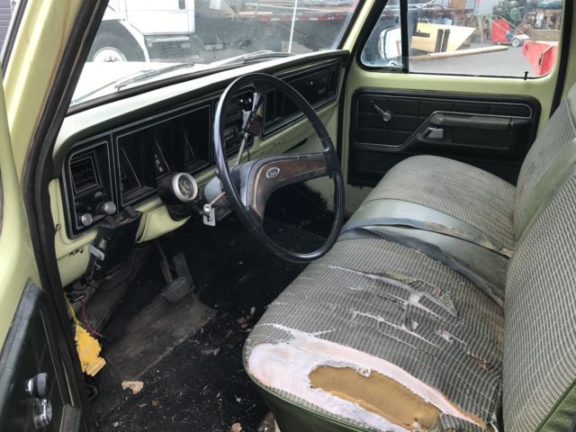 1975 Pea Green Ford F-250 Extended Cab Pickup