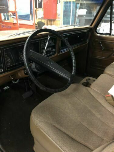 1975 Brown Ford F-250 Extended Cab Pickup