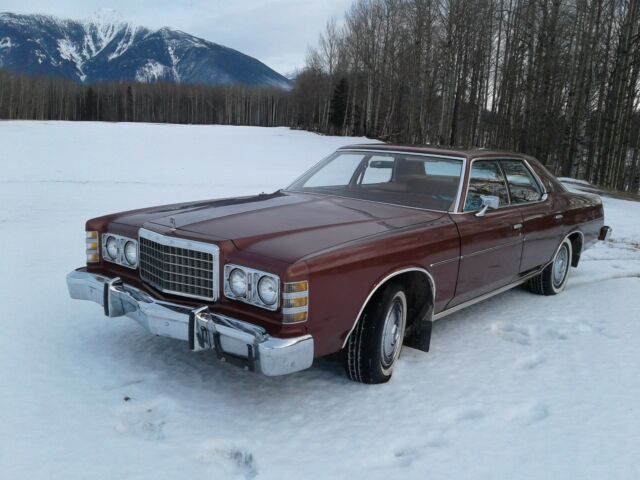 1975 Brown Ford LTD Sedan