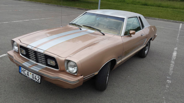 1975 Brown Ford Mustang Coupe