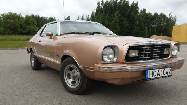 1975 Brown Ford Mustang Coupe