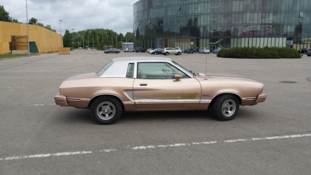 1975 Brown Ford Mustang Coupe