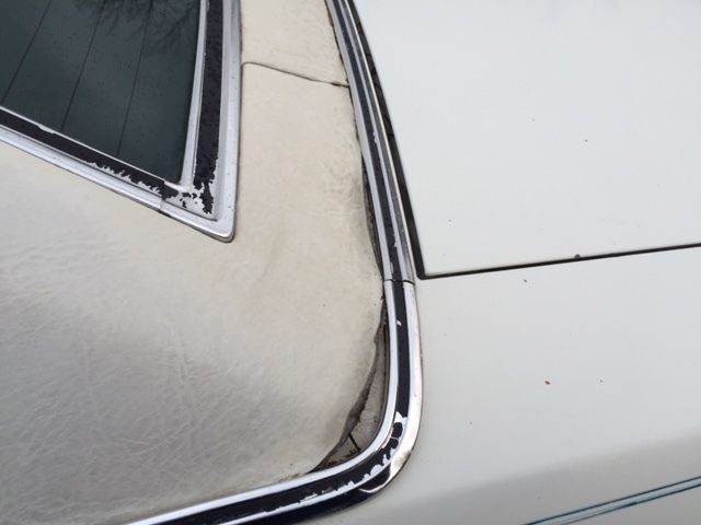 1975 White Ford Thunderbird Coupe