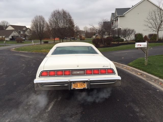 1975 White Ford Thunderbird Coupe