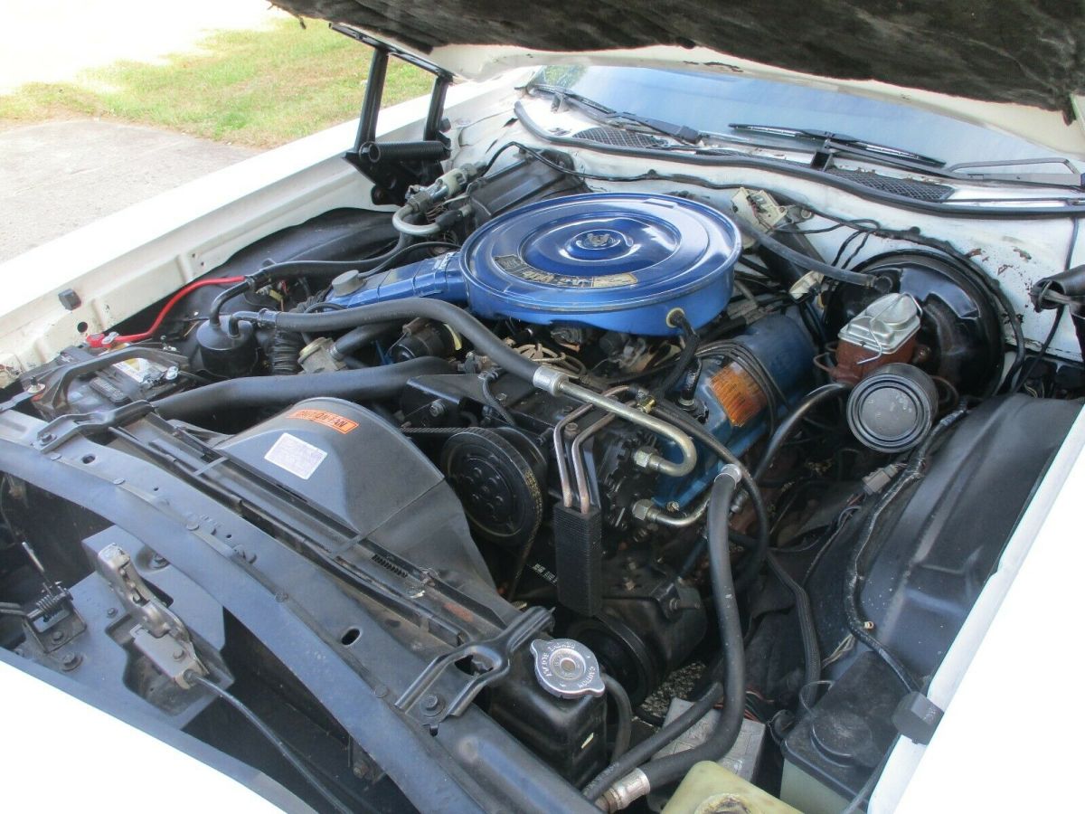 1975 White Ford Torino Coupe