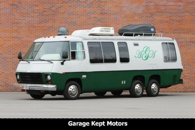1975 Green GMC Eleganza II Van