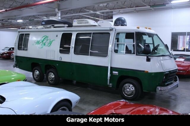1975 Green GMC Eleganza II Van